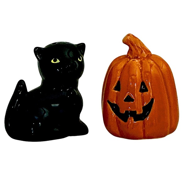 Salt Pepper Shakers Cat Harvest Pumpkin Halloween Ceramic Whimsical 2 Piece Set - Picture 2 of 16
